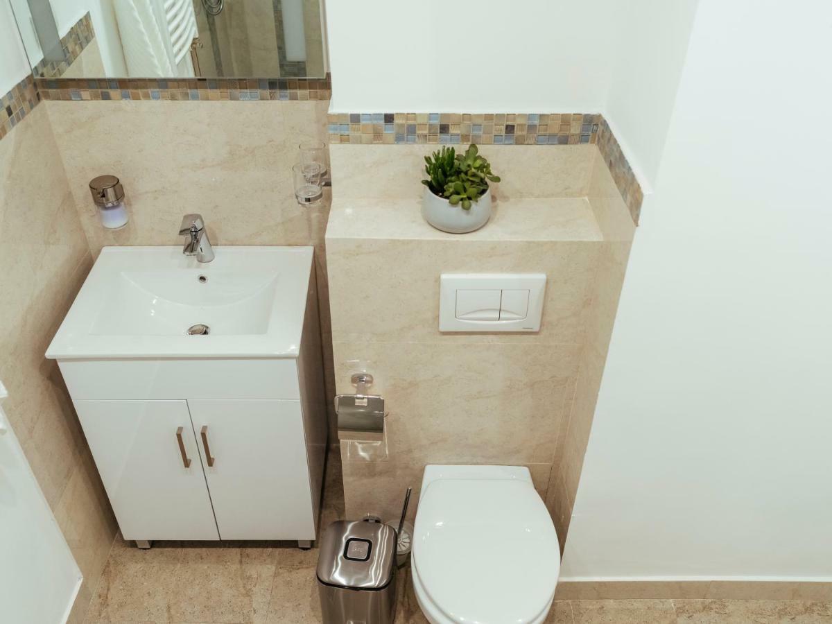 Bright And Spacious Central Apartment- Piata Amzei Bucarest Esterno foto